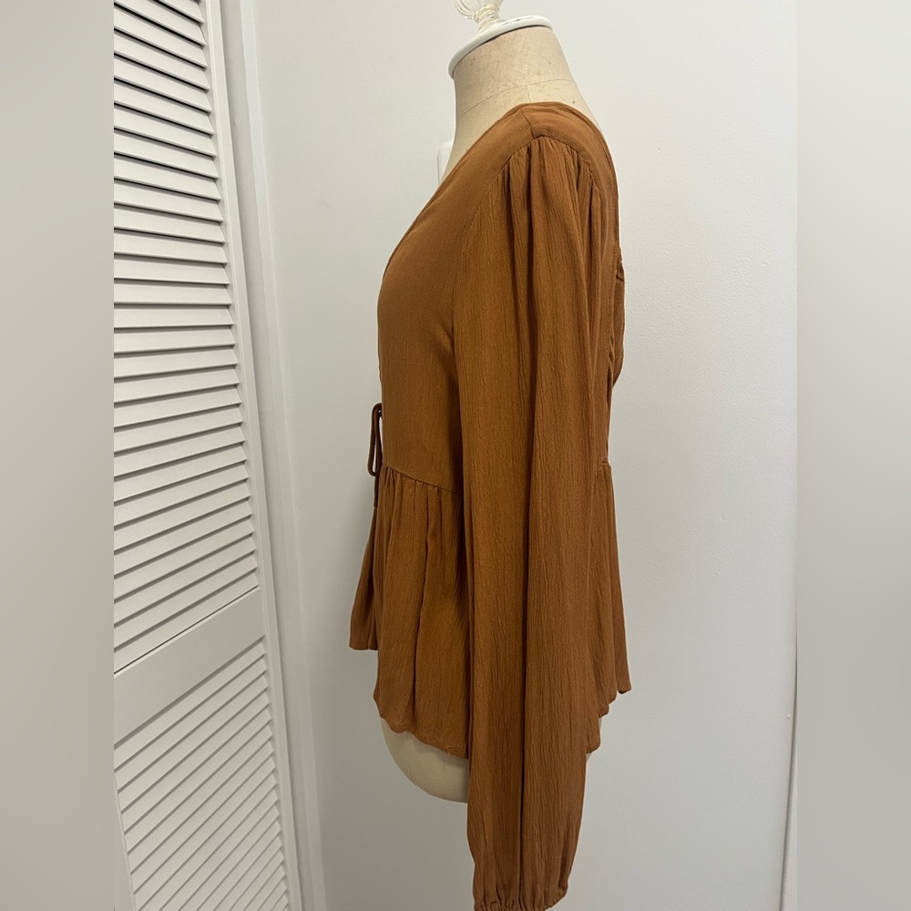 O'Neill Brown V-Neck Ruched Blouse New - Picture 4 of 9